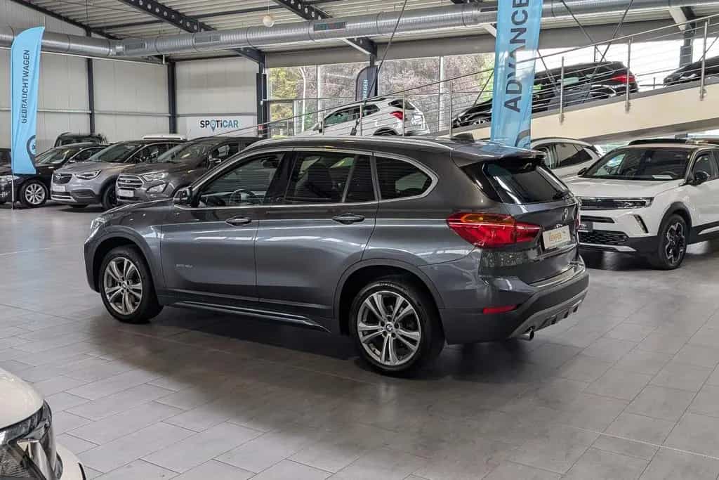 BMW X1 sDrive 18 d Sport Line Autom. *AHK*ACC*Navi* 03/2017-photo-11