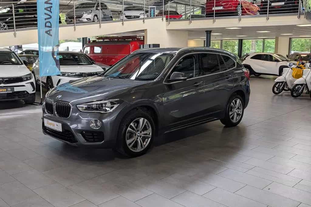 BMW X1 sDrive 18 d Sport Line Autom. *AHK*ACC*Navi* 03/2017-photo-2