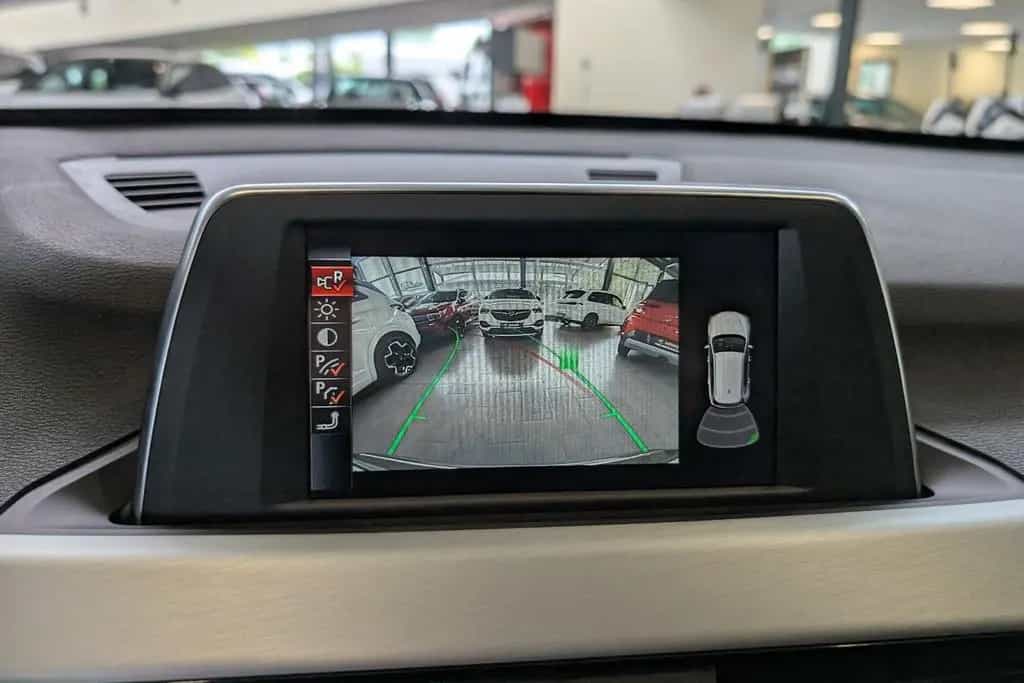 BMW X1 sDrive 18 d Sport Line Autom. *AHK*ACC*Navi* 03/2017-photo-20