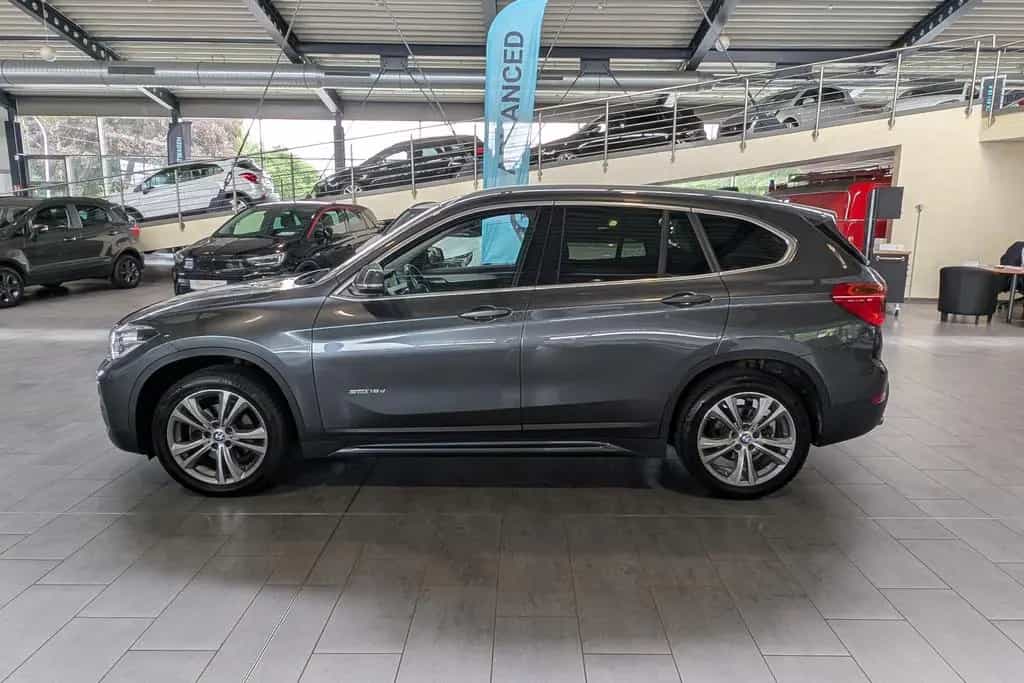 BMW X1 sDrive 18 d Sport Line Autom. *AHK*ACC*Navi* 03/2017-photo-3