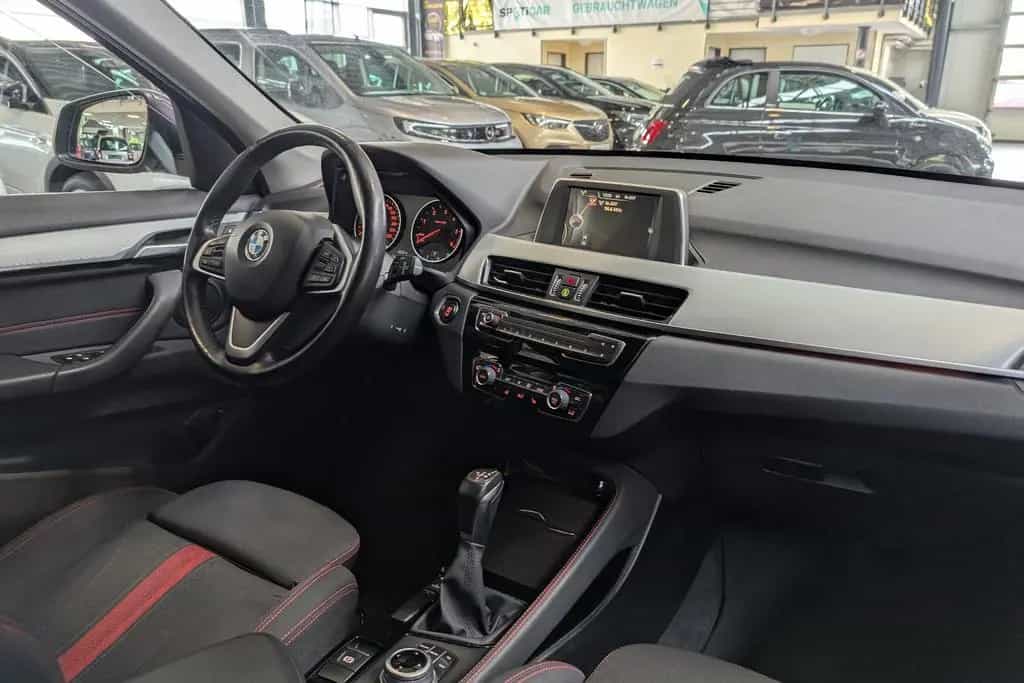 BMW X1 sDrive 18 d Sport Line Autom. *AHK*ACC*Navi* 03/2017-photo-7