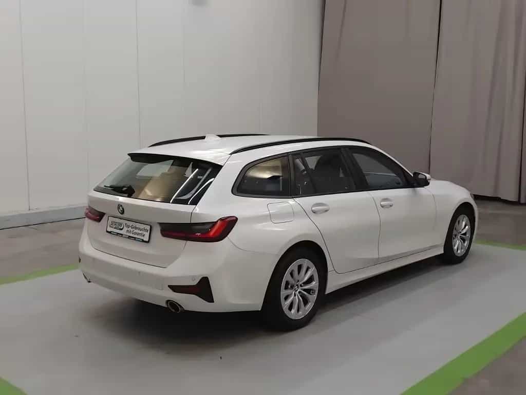 BMW 320 d Touring 06/2022-photo-2