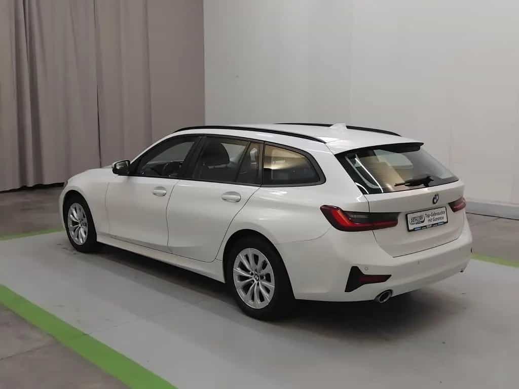 BMW 320 d Touring 06/2022-photo-3