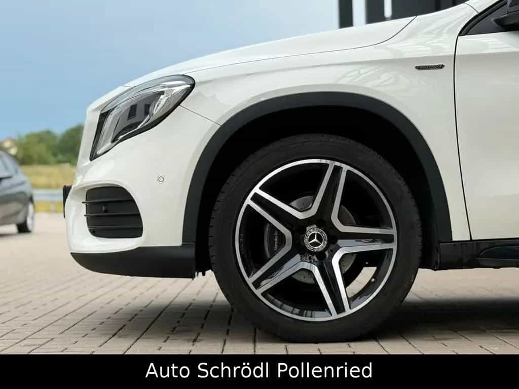 Mercedes-Benz GLA 200 Aut. White Art Edition AMG Line, Pano 10/2017-photo-10