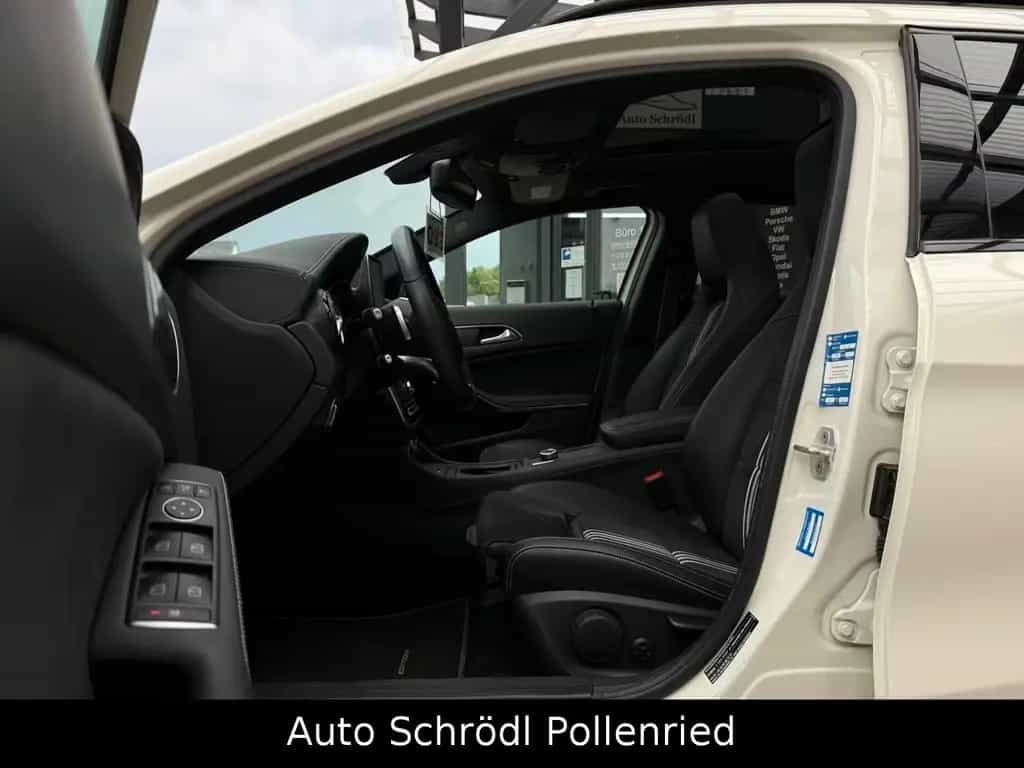 Mercedes-Benz GLA 200 Aut. White Art Edition AMG Line, Pano 10/2017-photo-14