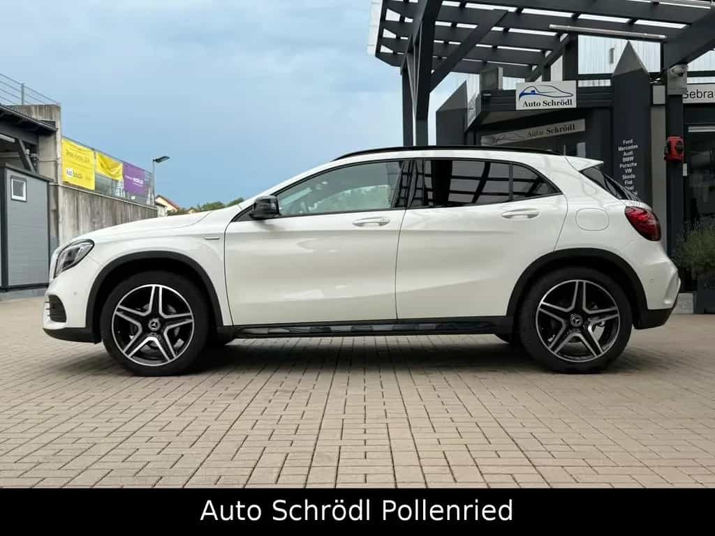 Mercedes-Benz GLA 200 Aut. White Art Edition AMG Line, Pano 10/2017-photo-2