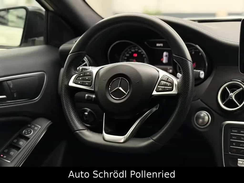 Mercedes-Benz GLA 200 Aut. White Art Edition AMG Line, Pano 10/2017-photo-21