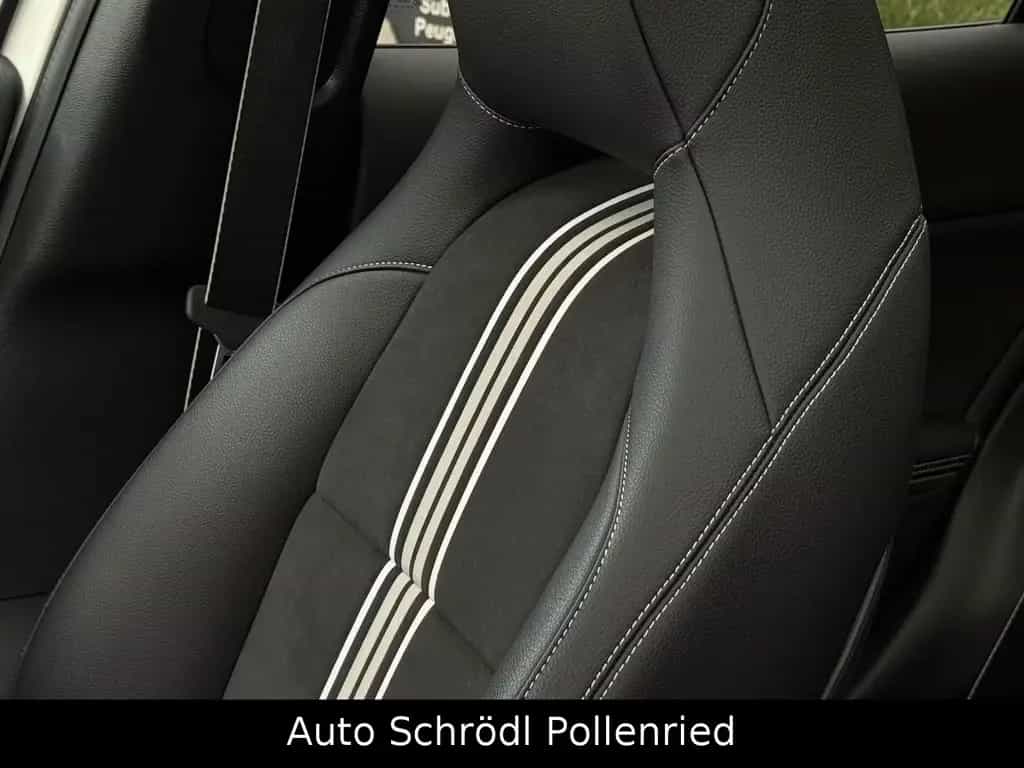 Mercedes-Benz GLA 200 Aut. White Art Edition AMG Line, Pano 10/2017-photo-24