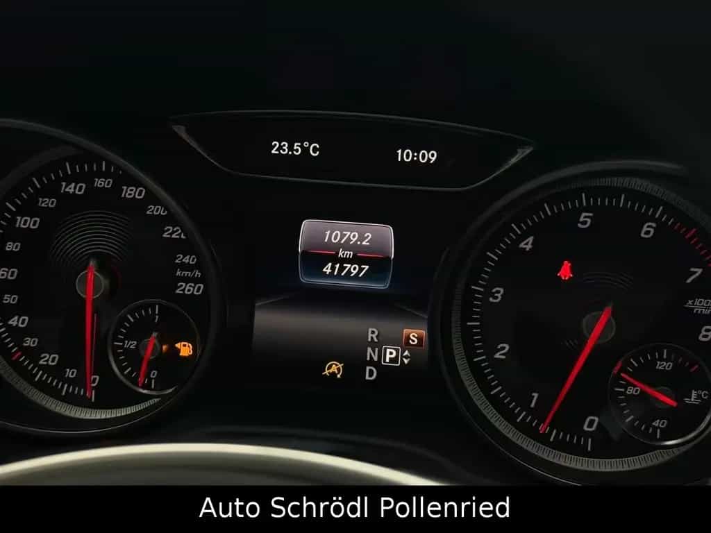 Mercedes-Benz GLA 200 Aut. White Art Edition AMG Line, Pano 10/2017-photo-39