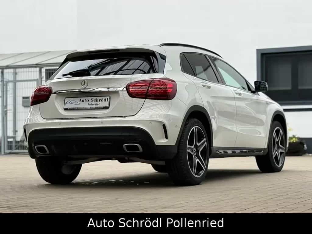 Mercedes-Benz GLA 200 Aut. White Art Edition AMG Line, Pano 10/2017-photo-4