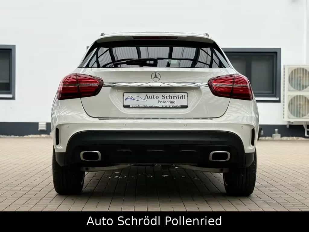 Mercedes-Benz GLA 200 Aut. White Art Edition AMG Line, Pano 10/2017-photo-7