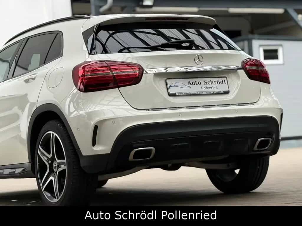 Mercedes-Benz GLA 200 Aut. White Art Edition AMG Line, Pano 10/2017-photo-8
