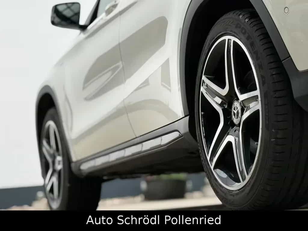 Mercedes-Benz GLA 200 Aut. White Art Edition AMG Line, Pano 10/2017-photo-9
