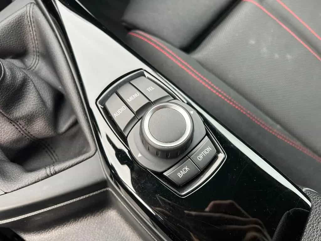 BMW 120 i Sport Line AHK SHZ PARK TEMP KLIMA 12/2016-photo-16