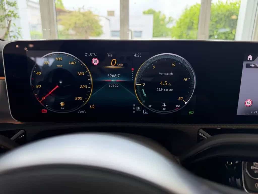 Mercedes-Benz A 180 7G-DCT AMG Line 04/2019-photo-10