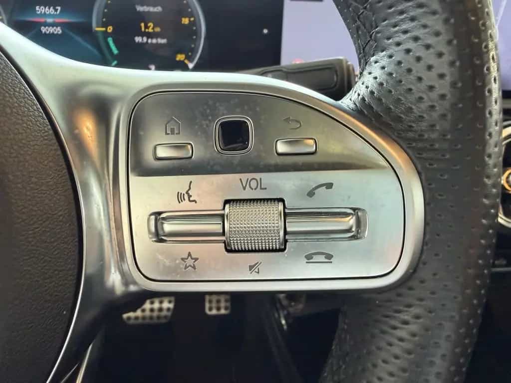 Mercedes-Benz A 180 7G-DCT AMG Line 04/2019-photo-11