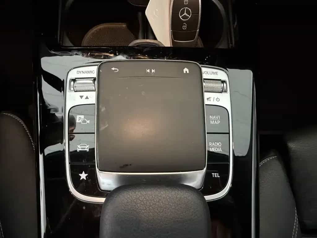 Mercedes-Benz A 180 7G-DCT AMG Line 04/2019-photo-13