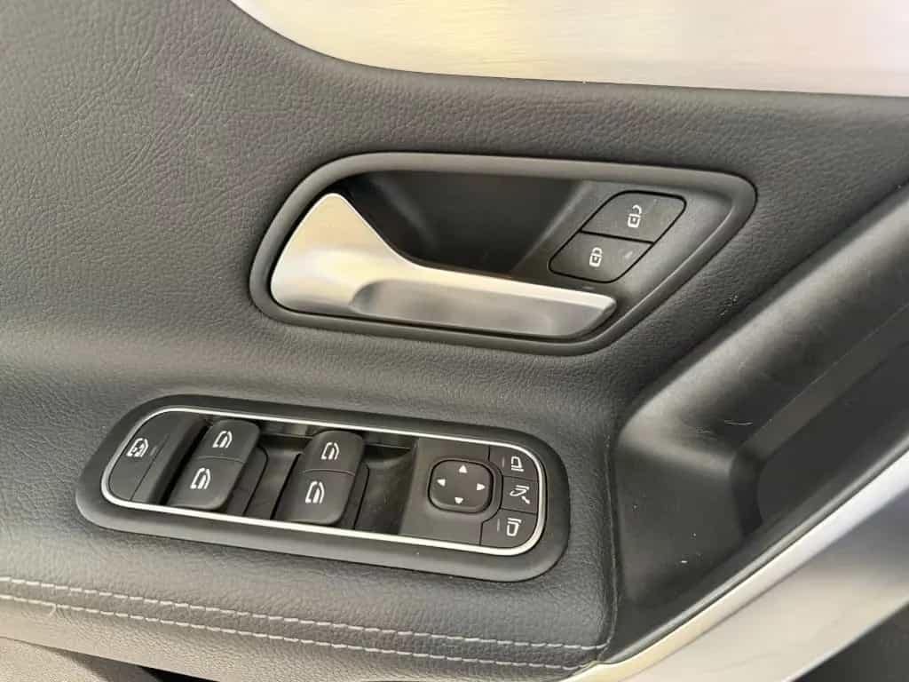 Mercedes-Benz A 180 7G-DCT AMG Line 04/2019-photo-14