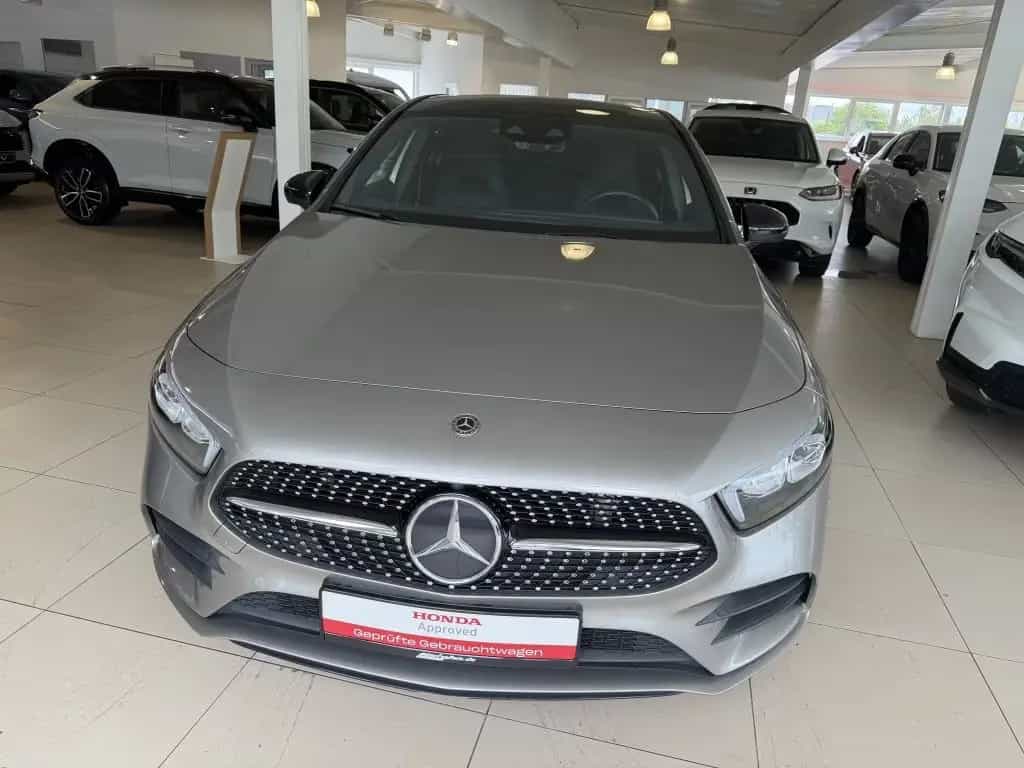 Mercedes-Benz A 180 7G-DCT AMG Line 04/2019-photo-2