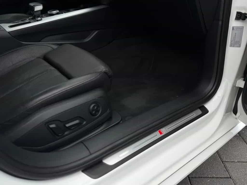 Audi S4 Avant 3.0 TFSI quattro*VOLL* 08/2017-photo-17