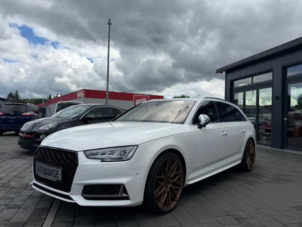 Audi S4 Avant 3.0 TFSI quattro*VOLL* 08/2017-photo-2