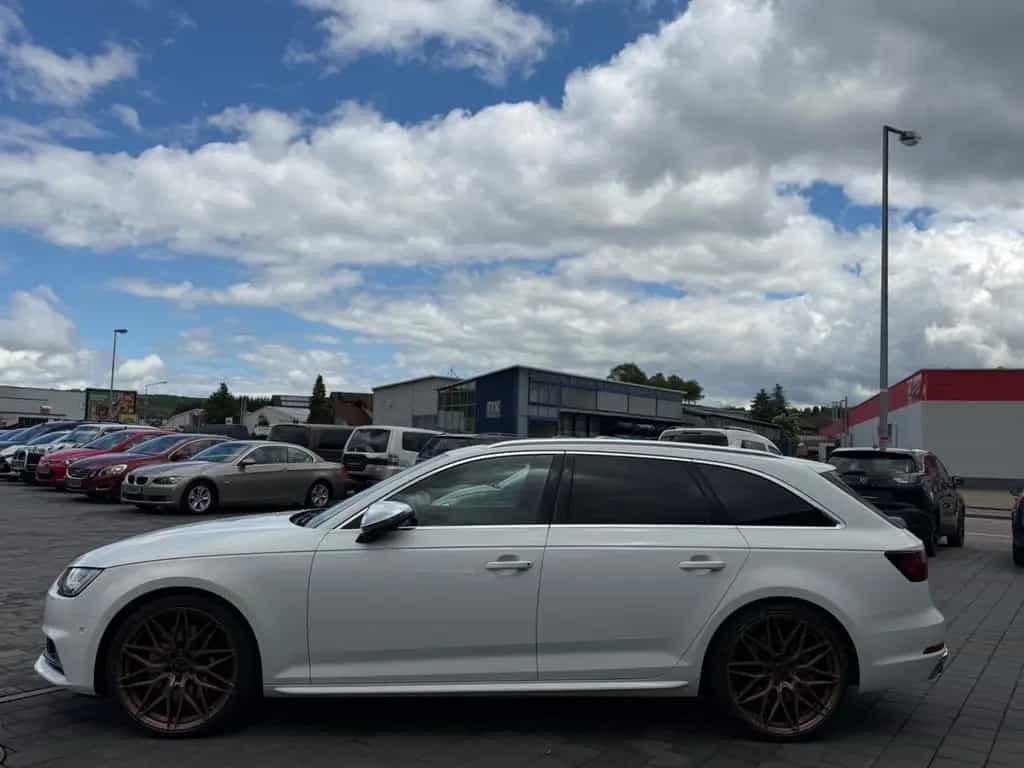 Audi S4 Avant 3.0 TFSI quattro*VOLL* 08/2017-photo-3