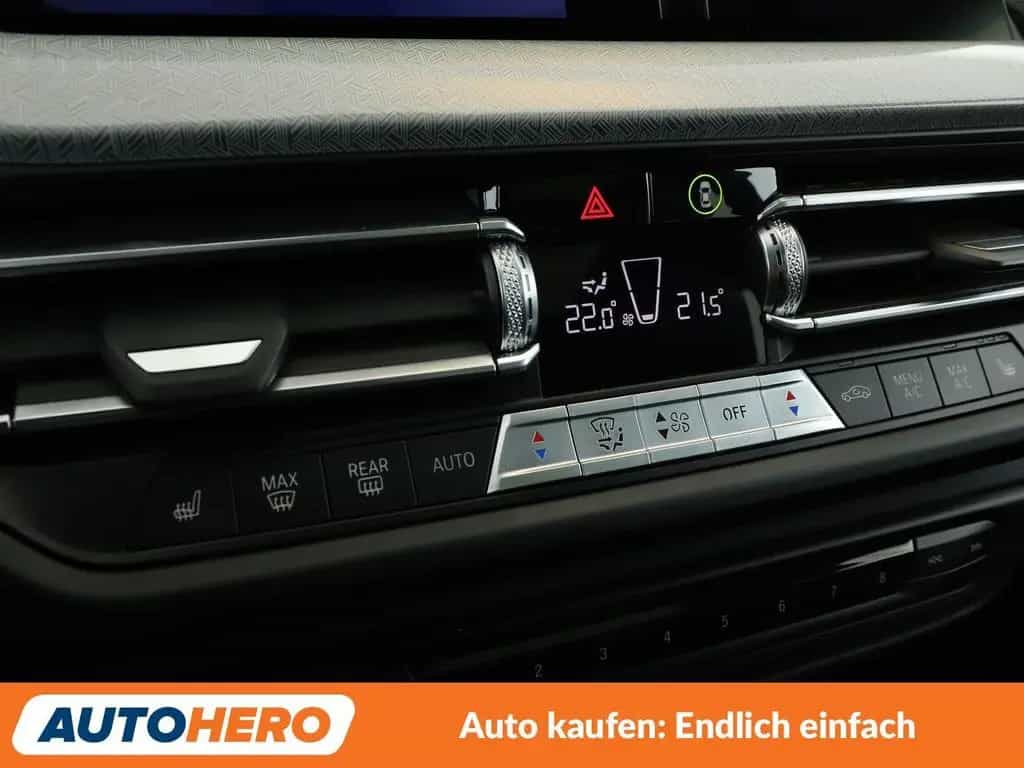 BMW M135 1er M135i xDrive Aut.*NAVI*HUD*LED* 11/2020-photo-22