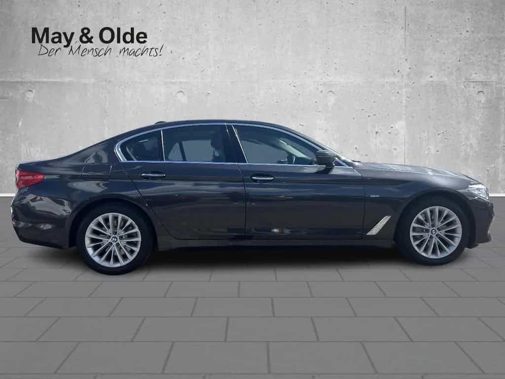 BMW 530 I A AHK-klappbar AHK Navi Leder LED ACC El. 06/2017-photo-1