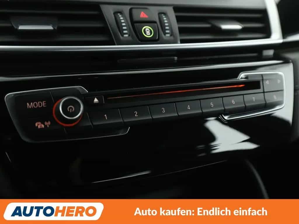 BMW 220 Active Tourer 220i Active Tourer Sport Line Aut.*NAVI*CAM* 09/2017-photo-10