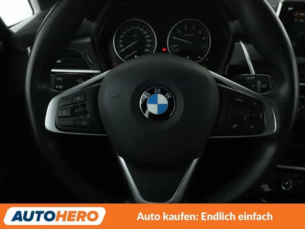 BMW 220 Active Tourer 220i Active Tourer Sport Line Aut.*NAVI*CAM* 09/2017-photo-18