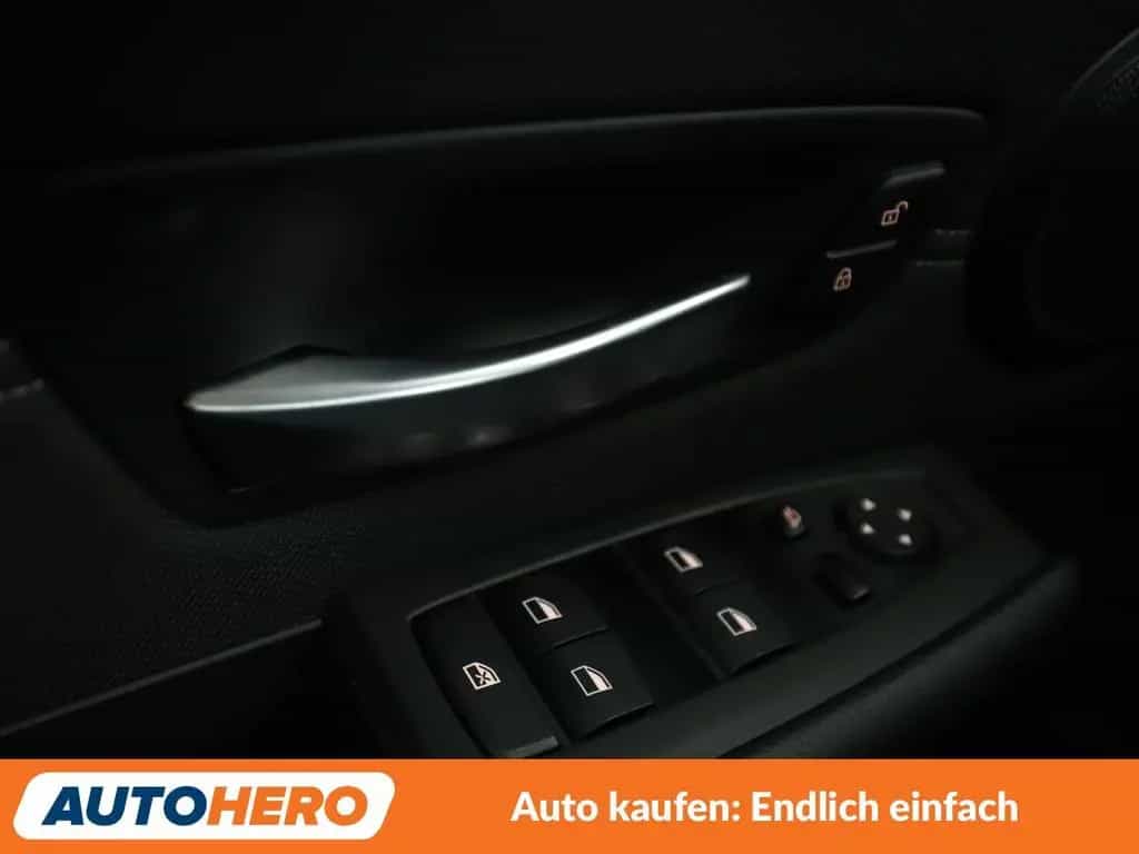 BMW 220 Active Tourer 220i Active Tourer Sport Line Aut.*NAVI*CAM* 09/2017-photo-20