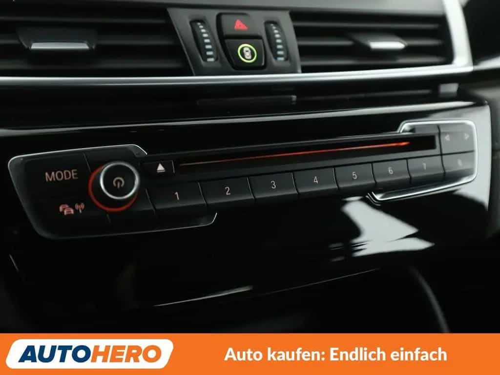 BMW 220 Active Tourer 220i Active Tourer Sport Line Aut.*NAVI*CAM* 09/2017-photo-27