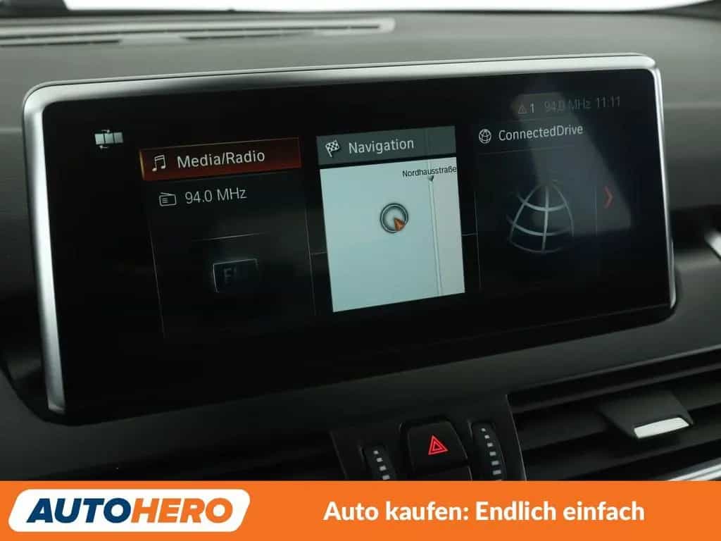 BMW 220 Active Tourer 220i Active Tourer Sport Line Aut.*NAVI*CAM* 09/2017-photo-9