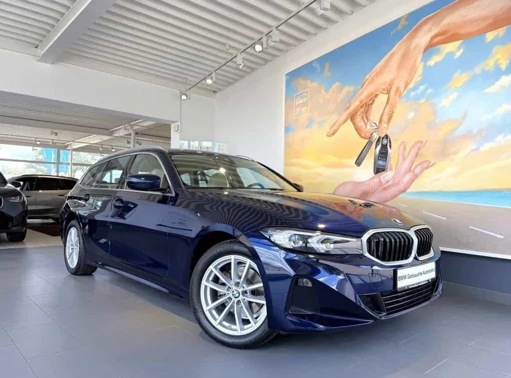 BMW 320 i Tour Individual HUD+KAM+NAVI-LivePro+LEDer 12/2022-photo-1