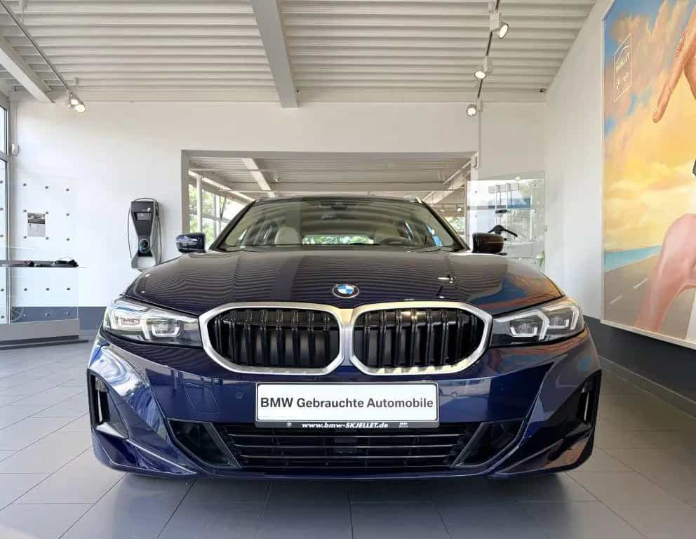 BMW 320 i Tour Individual HUD+KAM+NAVI-LivePro+LEDer 12/2022-photo-10