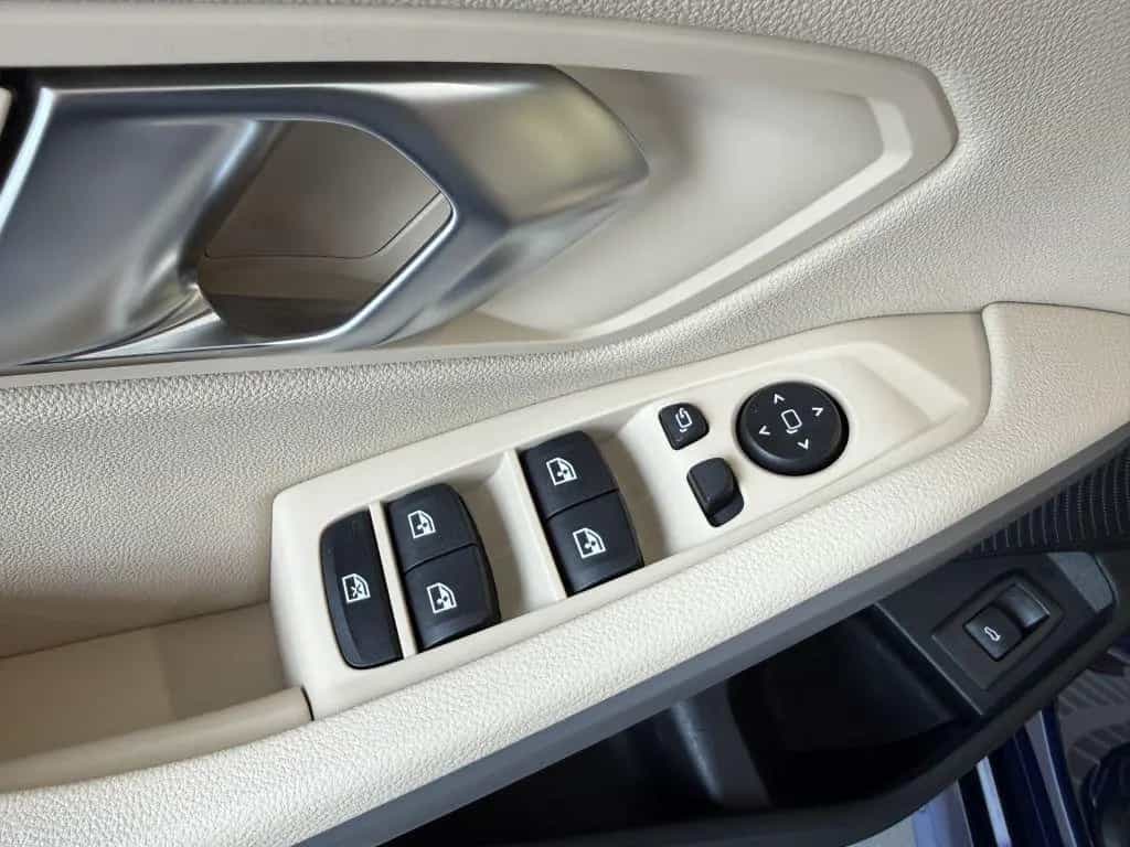 BMW 320 i Tour Individual HUD+KAM+NAVI-LivePro+LEDer 12/2022-photo-17