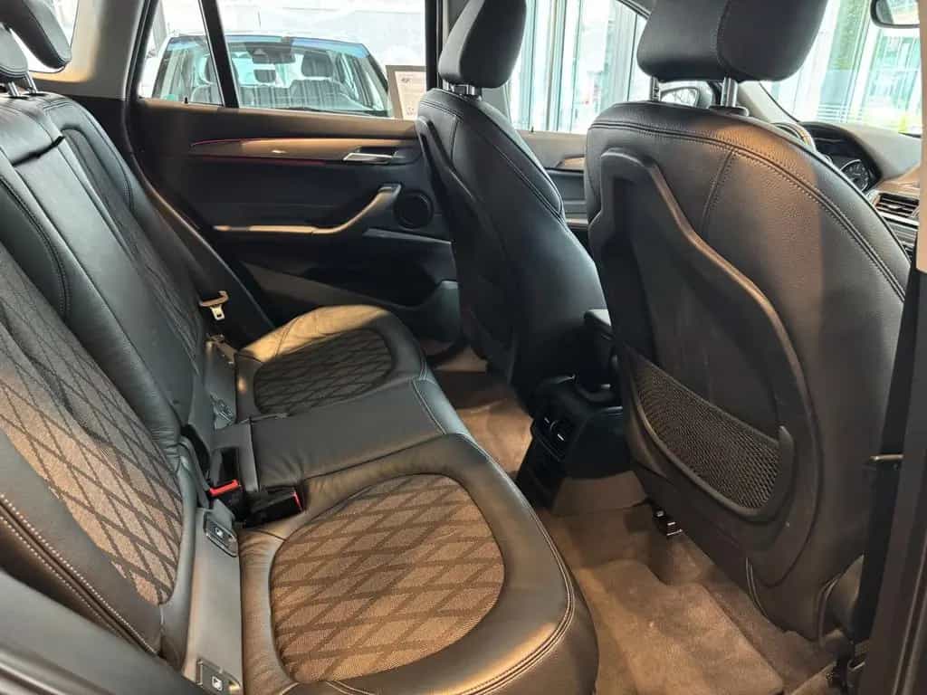 BMW X1 sDrive 18 i xLine 03/2018-photo-12