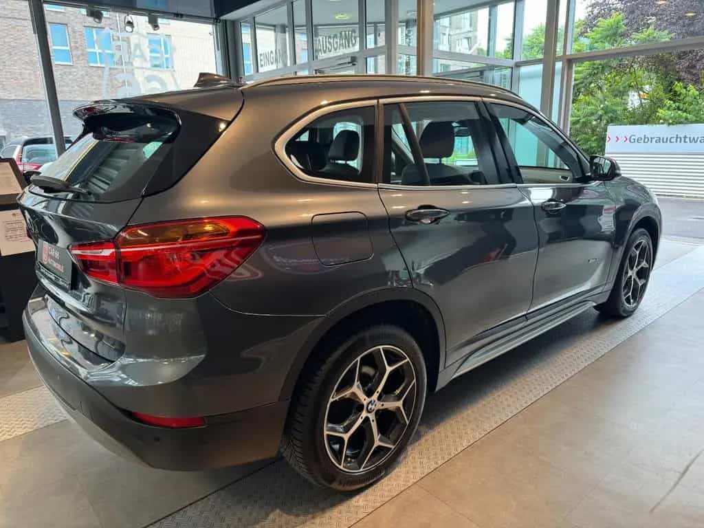 BMW X1 sDrive 18 i xLine 03/2018-photo-5