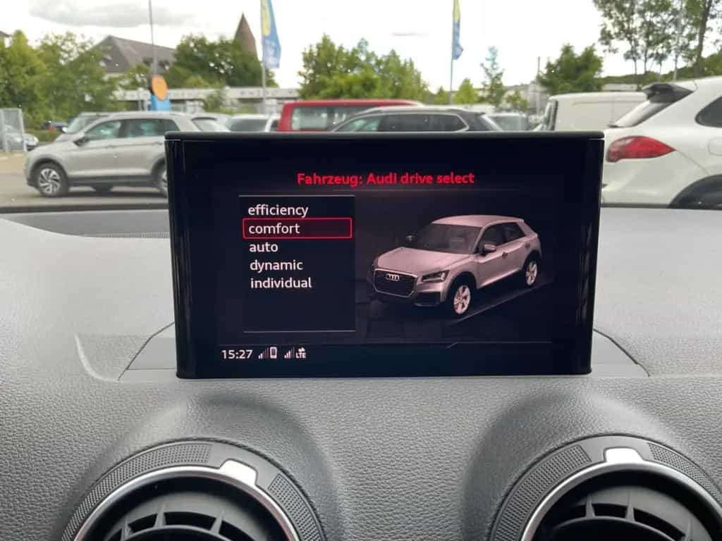 Audi Q2 35 TFSI S-Line LED Klima Navi S-Tronic 1 Hand 03/2020-photo-19