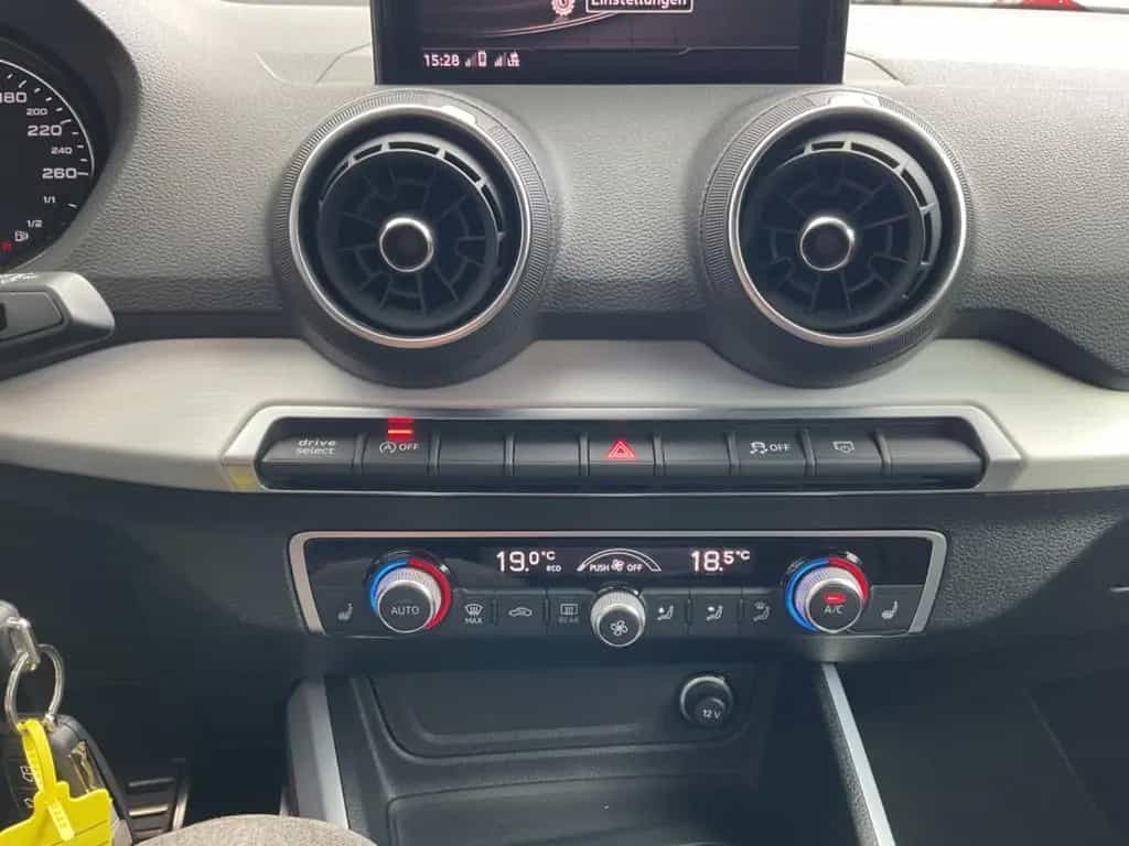 Audi Q2 35 TFSI S-Line LED Klima Navi S-Tronic 1 Hand 03/2020-photo-23
