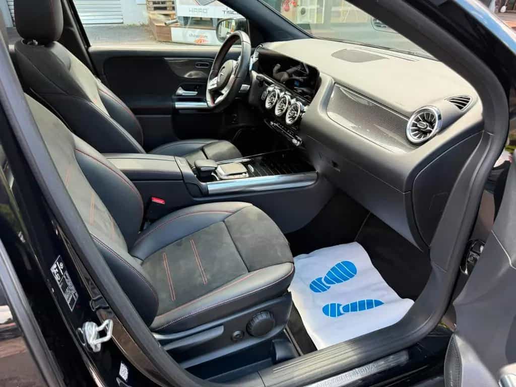 Mercedes-Benz GLA 250 4Matic*Pano*AMG 01/2021-photo-11