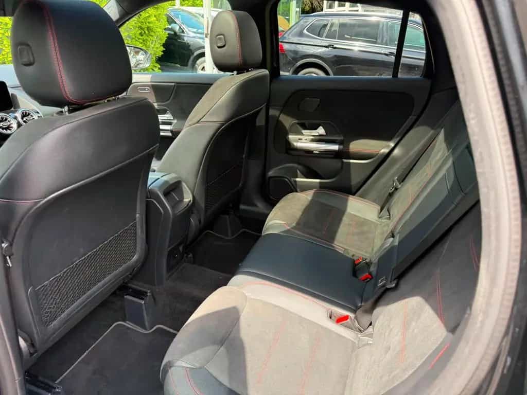 Mercedes-Benz GLA 250 4Matic*Pano*AMG 01/2021-photo-12