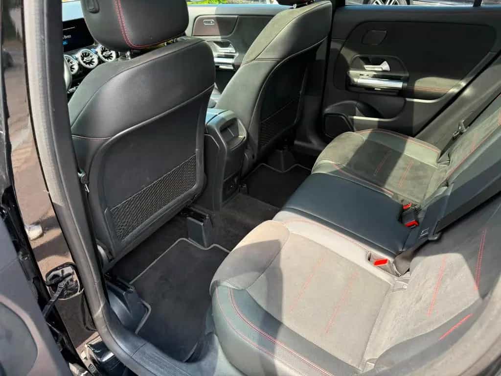 Mercedes-Benz GLA 250 4Matic*Pano*AMG 01/2021-photo-13