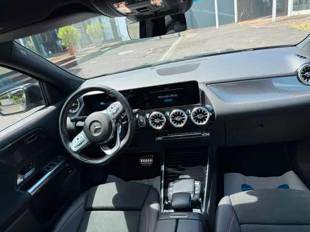 Mercedes-Benz GLA 250 4Matic*Pano*AMG 01/2021-photo-9