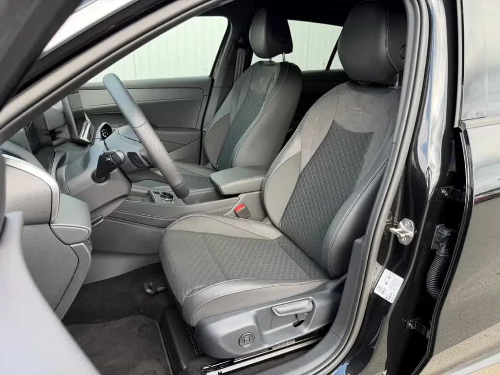 Volkswagen T-Roc 1.5 eTSI R-Line *18Zoll* 04/2026-photo-12