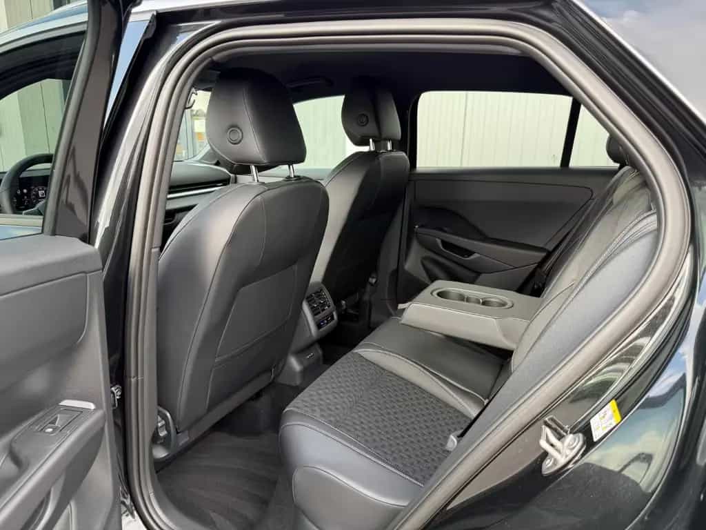 Volkswagen T-Roc 1.5 eTSI R-Line *18Zoll* 04/2026-photo-18