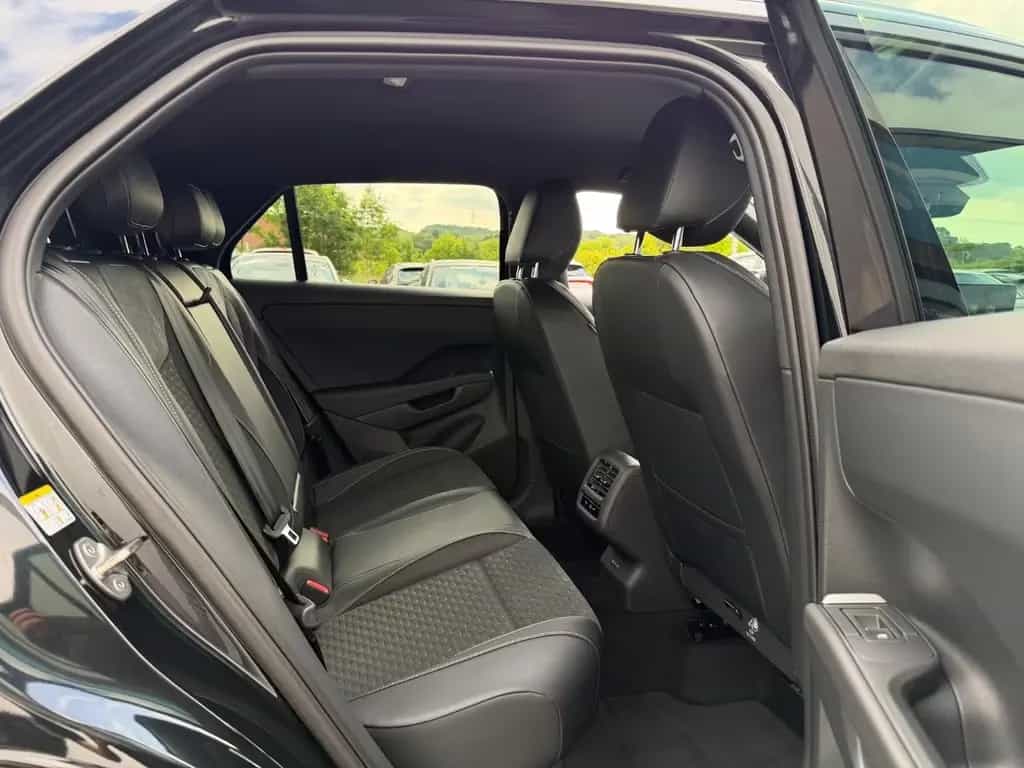 Volkswagen T-Roc 1.5 eTSI R-Line *18Zoll* 04/2026-photo-20