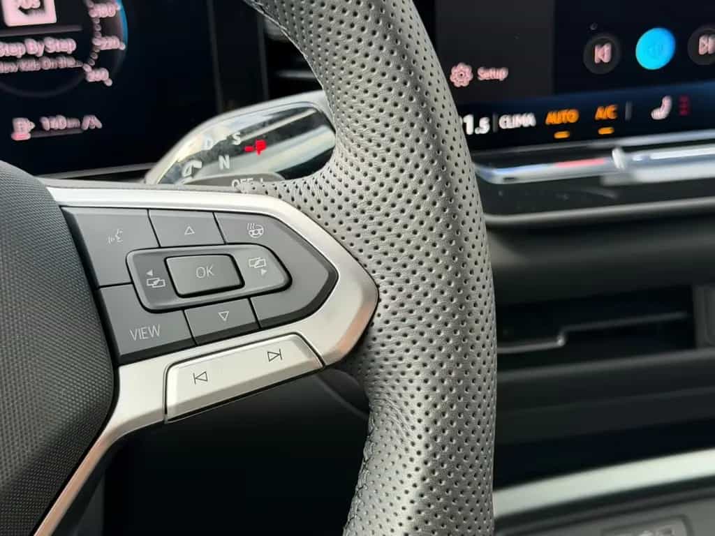 Volkswagen T-Roc 1.5 eTSI R-Line *18Zoll* 04/2026-photo-33