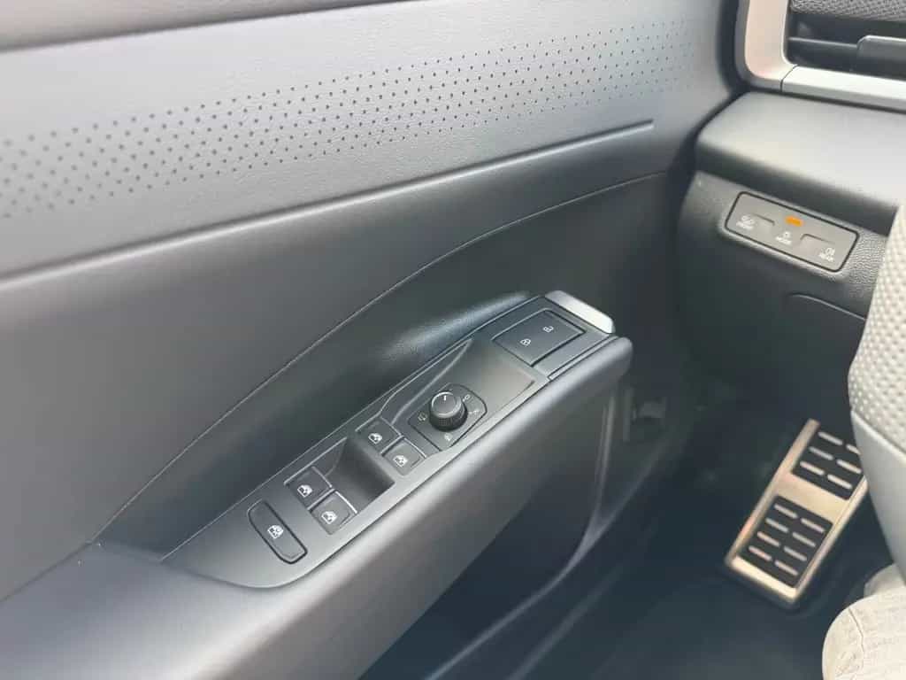 Volkswagen T-Roc 1.5 eTSI R-Line *18Zoll* 04/2026-photo-36