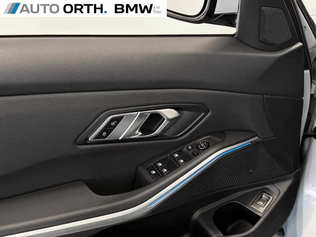 BMW 320 d xDrive Touring M-SPORT-PRO HUD ST-HZG AHK 04/2023-photo-24